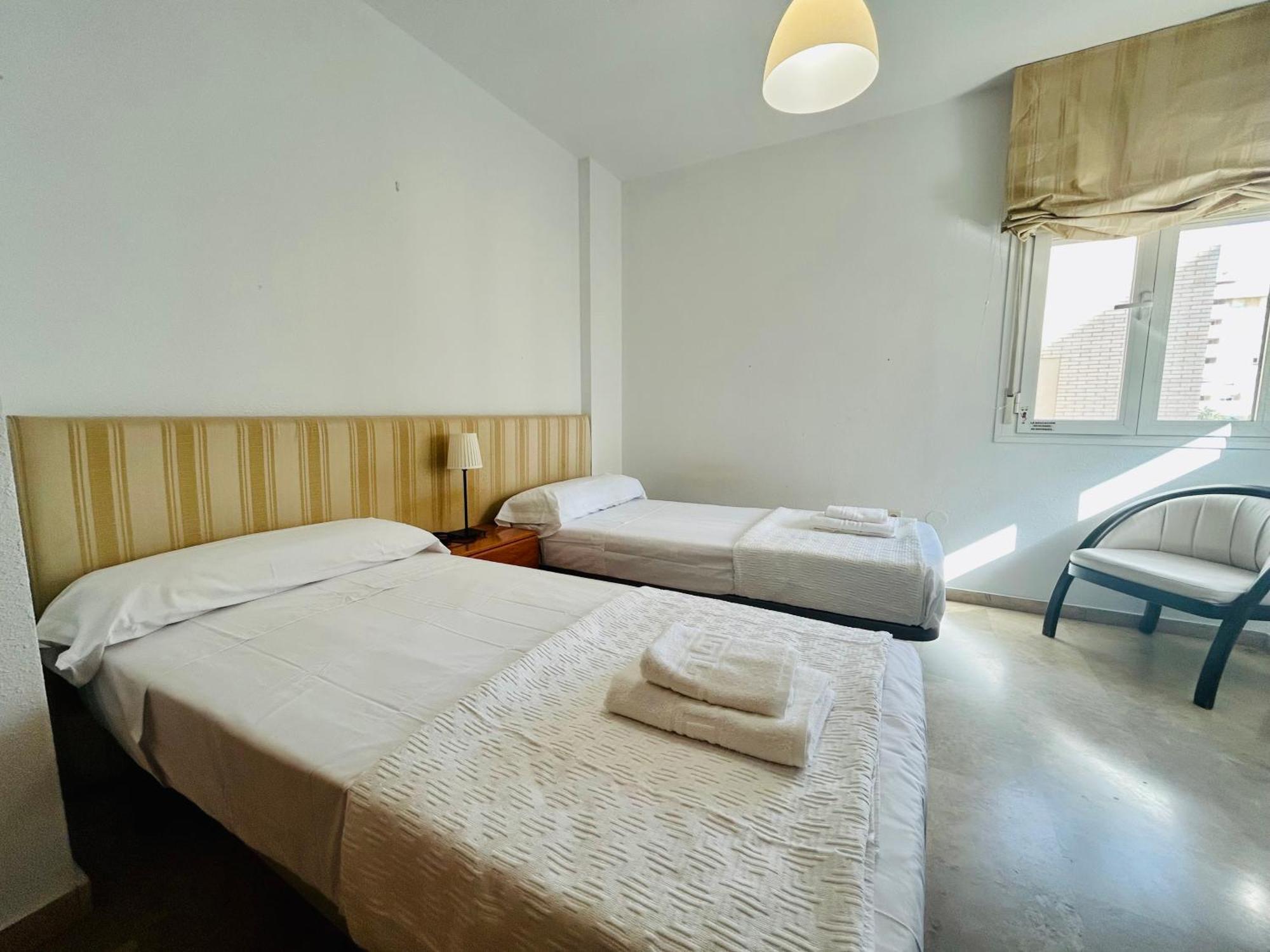 Guest House Teatinos Малага Екстер'єр фото